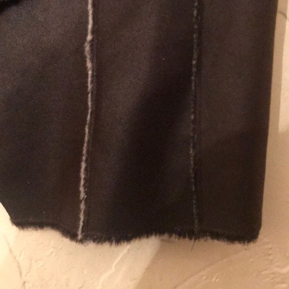 Faux leather faux fur vest - Picture 4 of 7